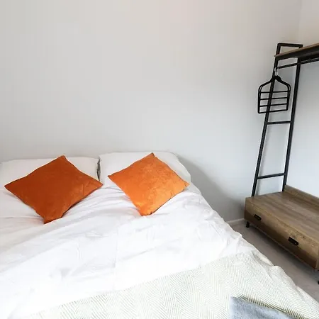 The Ayton Hideaway Apartament *