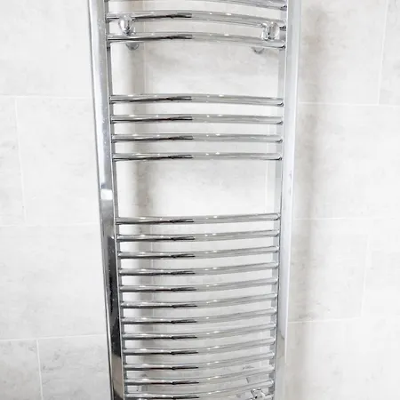 The Ayton Hideaway Apartament *