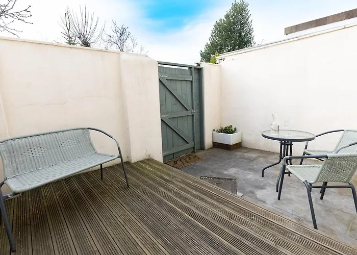 The Ayton Hideaway 아파트